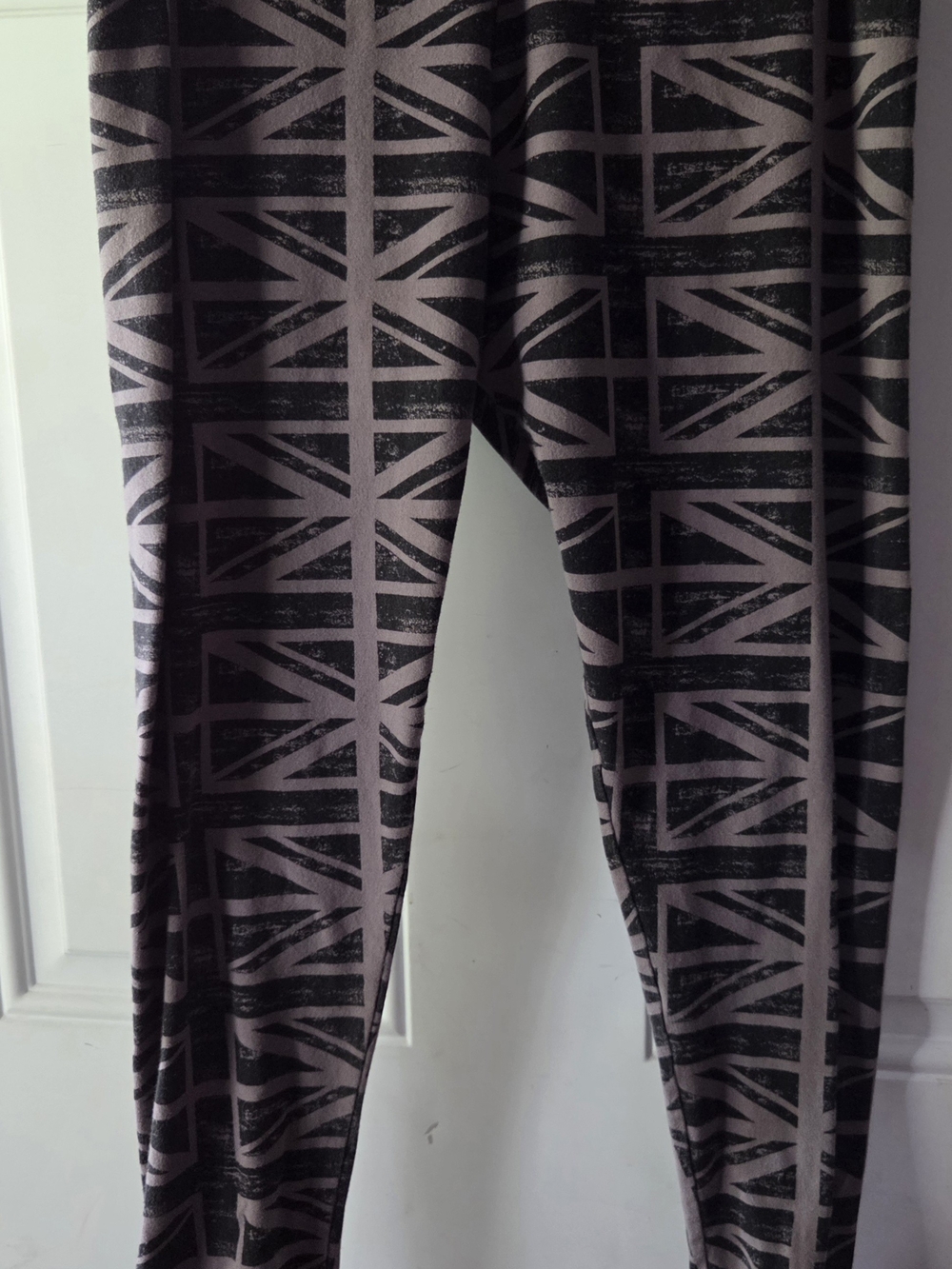 Victoria's Secret Geometric Print Leggings Black / Gray Size Small